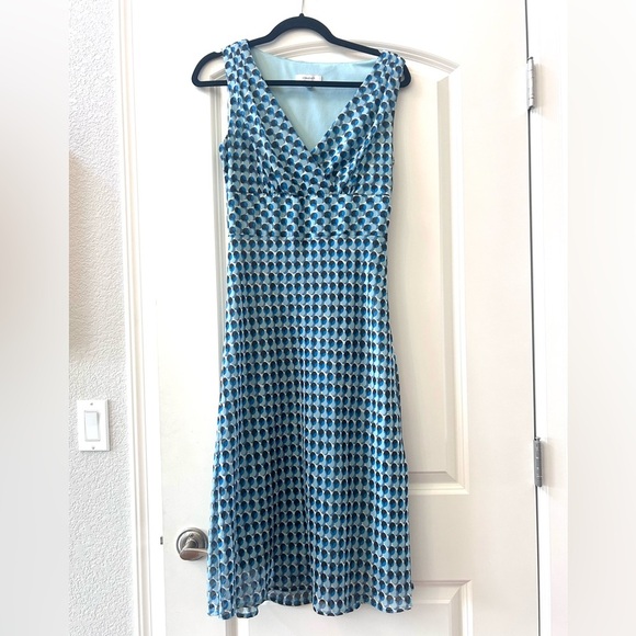 Dress Barn Dresses & Skirts - Vintage Y2K Fit and Flare retro dot midi dress. Lined. Tie back. Geometric.